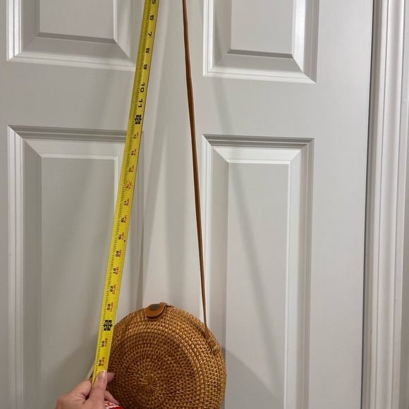 NWT 8” round rattan boho style ATA Grass cross body purse leather strap. - Picture 11 of 16